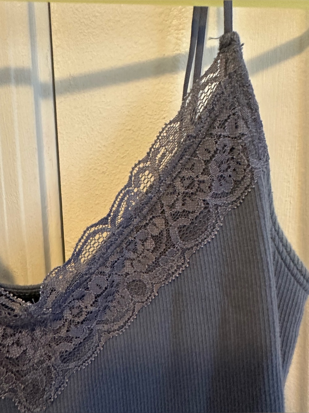 Hollister teen girls dark grey camisole tank top size XSmall - Picture 11 of 15